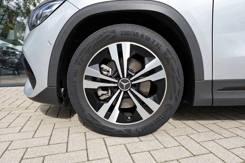 Mercedes-Benz GLA 220 d PANO KEYLESS SFEER uit 2023, foto 12