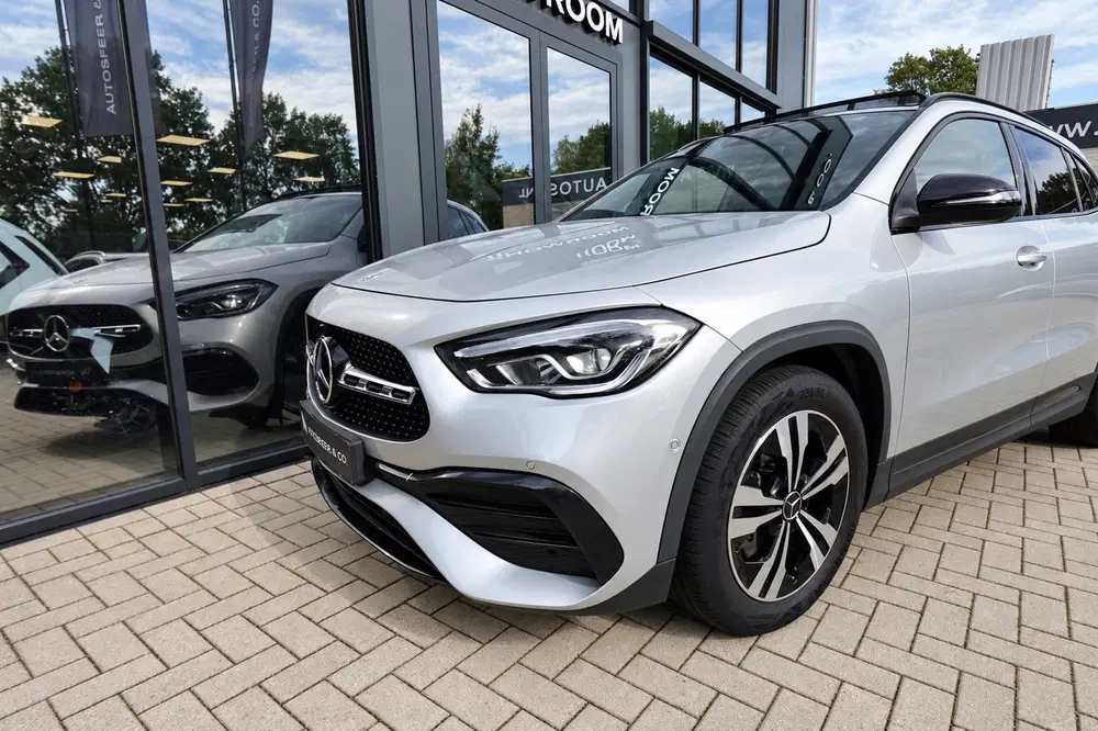 Mercedes-Benz GLA 220 d PANO KEYLESS SFEER uit 2023, foto 14