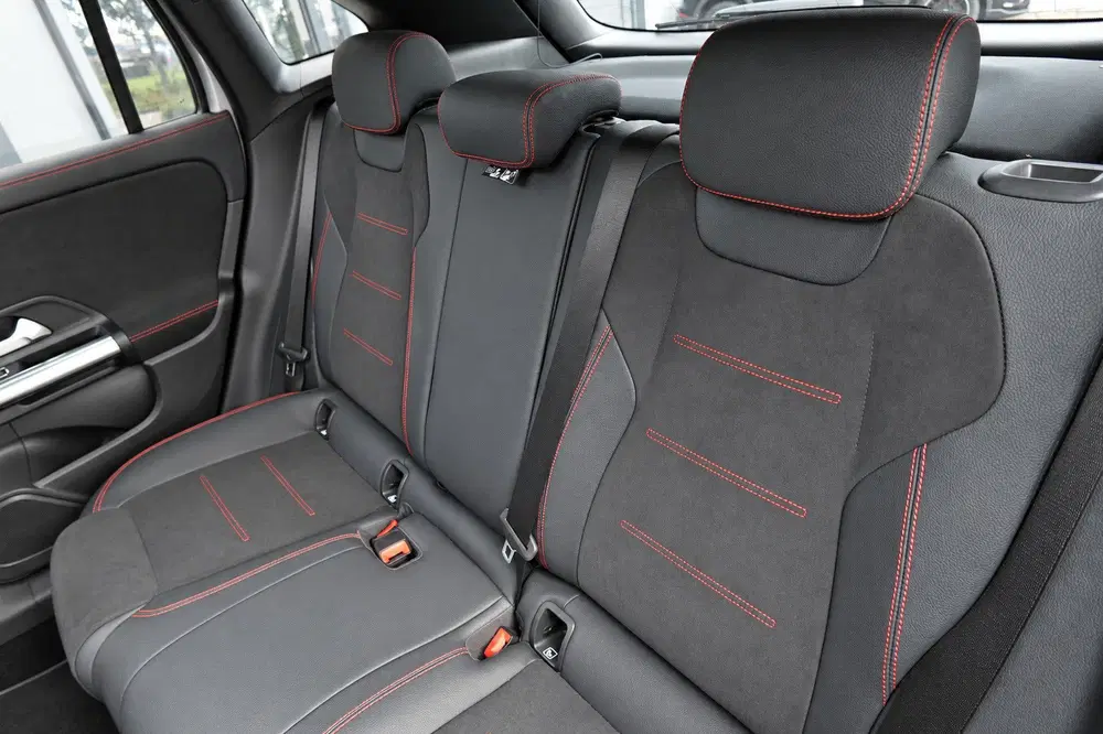 Mercedes-Benz GLA 220 d PANO KEYLESS SFEER uit 2023, foto 7