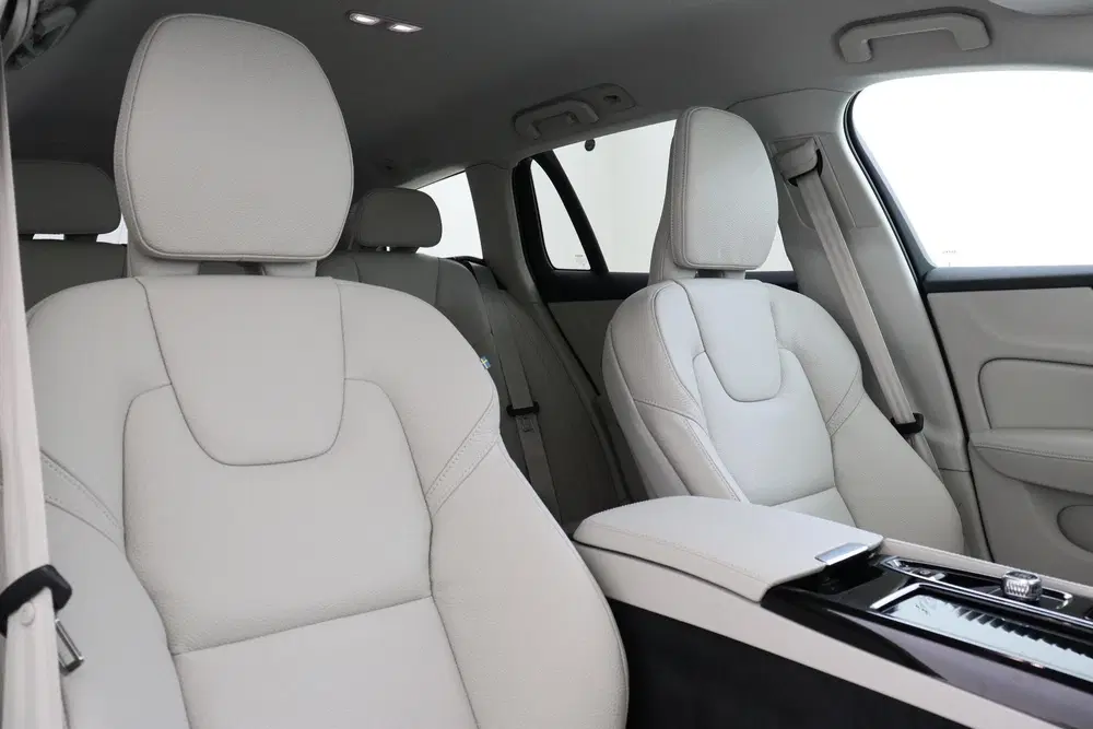 Volvo V60 T6 PLUG-IN HYBRID AWD PLUS BRIGHT -HARMAN uit 2026, foto 10