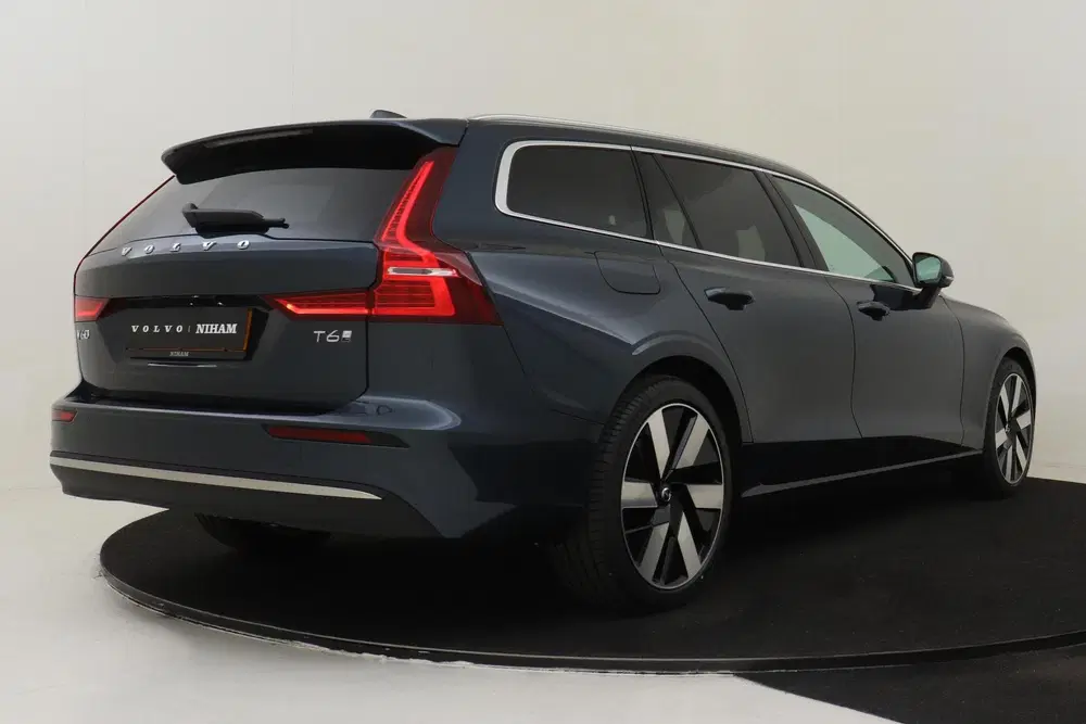 Volvo V60 T6 PLUG-IN HYBRID AWD PLUS BRIGHT -HARMAN uit 2026, foto 3
