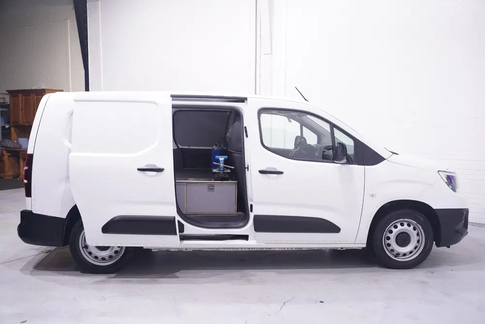 Opel Combo 1.5D 102 pk L2H1 Edition Airco uit 2021, foto 11