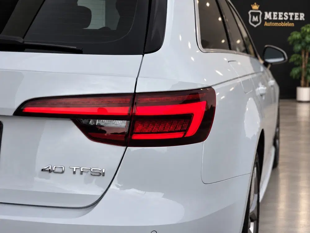 Audi A4 40 TFSI S line uit 2019, foto 14