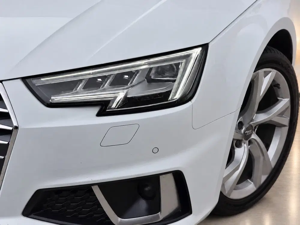 Audi A4 40 TFSI S line uit 2019, foto 3