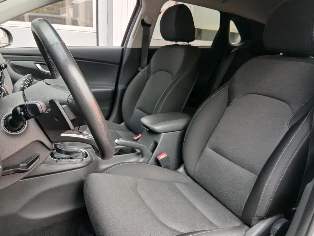 Hyundai i30 1.0 T-GDi MHEV Comfort Camera uit 2024, foto 13