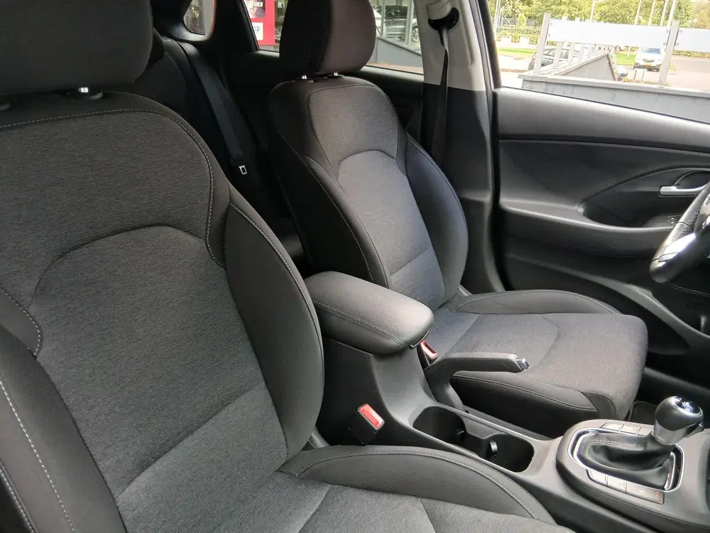 Hyundai i30 1.0 T-GDi MHEV Comfort Camera uit 2024, foto 15