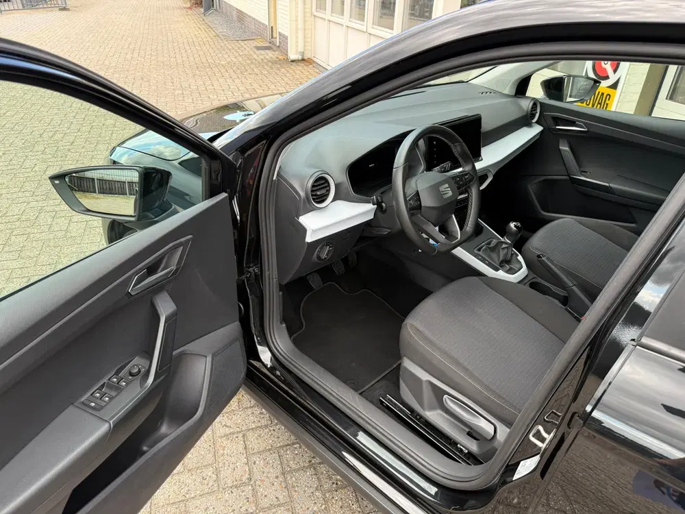 SEAT Arona 1.0 TSI Style Business Intense uit 2023, foto 11