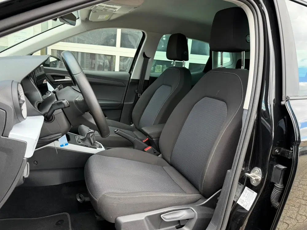 SEAT Arona 1.0 TSI Style Business Intense uit 2023, foto 3