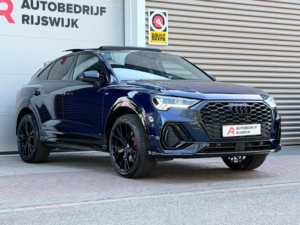 Audi Q3 45 TFSI e S Edition Pano uit 2022, foto 8