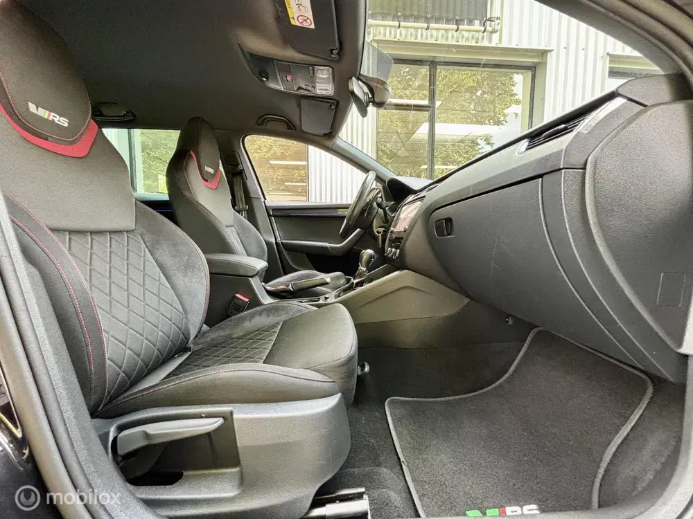 Skoda Octavia 2.0 TSI RS. NAVI AUTOMAAT uit 2019, foto 8