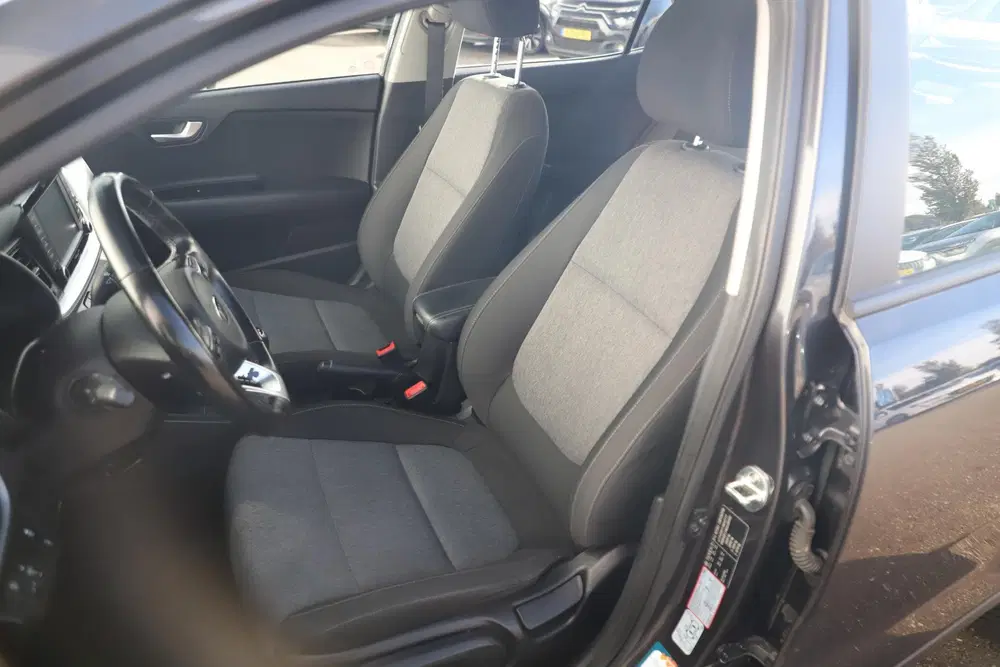 Kia Stonic 1.0 T-GDi DynamicLine 101PK Navigatie Acht uit 2019, foto 6
