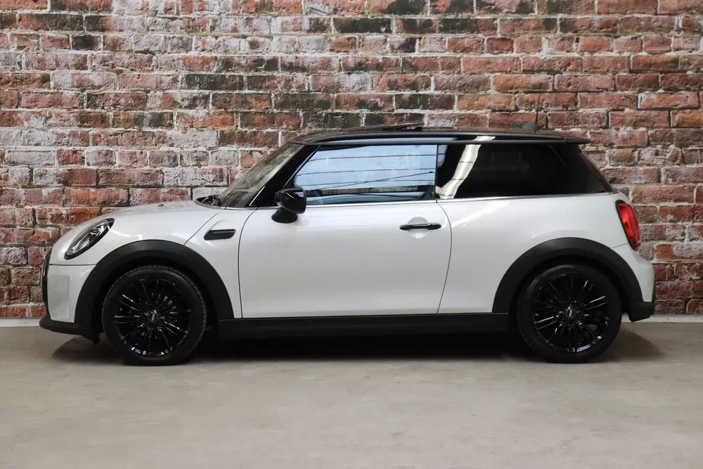 Mini Hatchback Cooper Business Edition Automaat 3 deurs uit 2022, foto 2