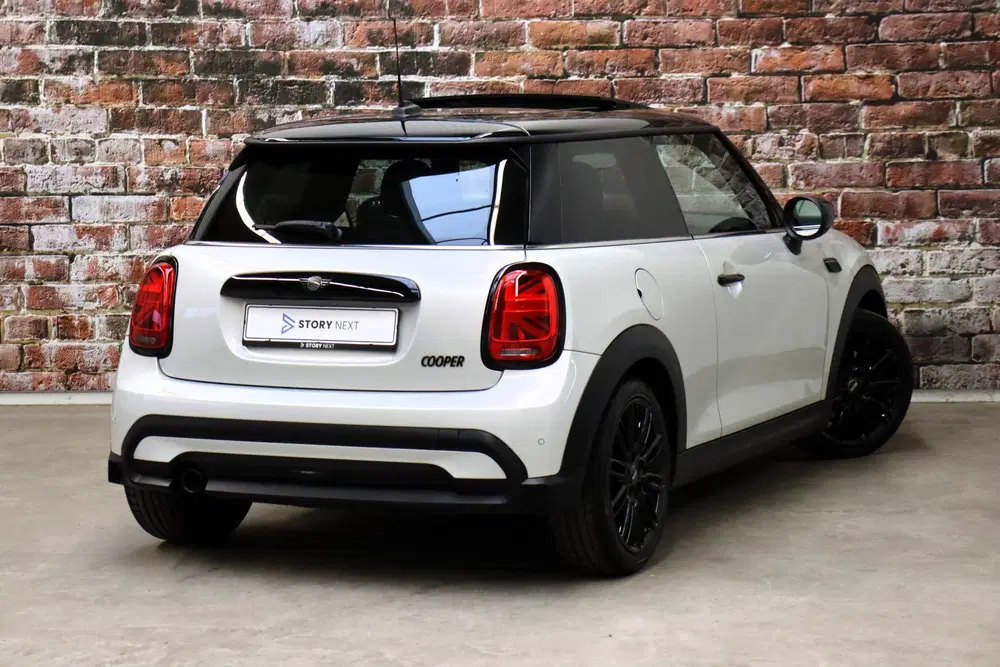 Mini Hatchback Cooper Business Edition Automaat 3 deurs uit 2022, foto 3