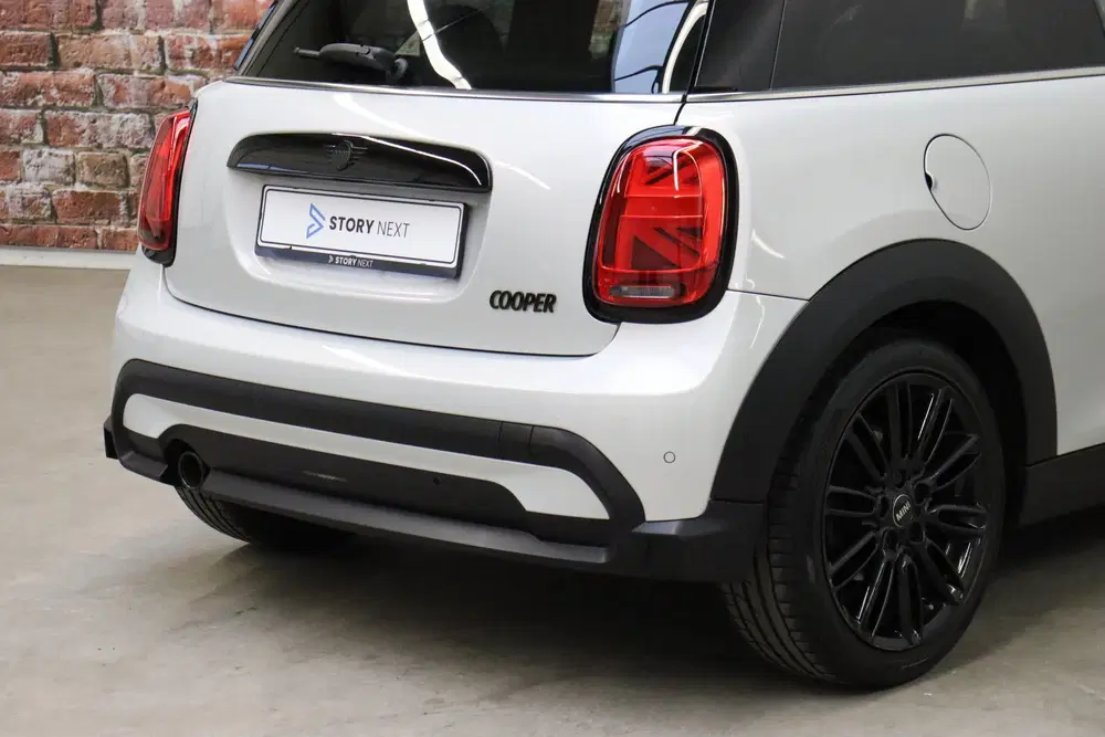 Mini Hatchback Cooper Business Edition Automaat 3 deurs uit 2022, foto 4