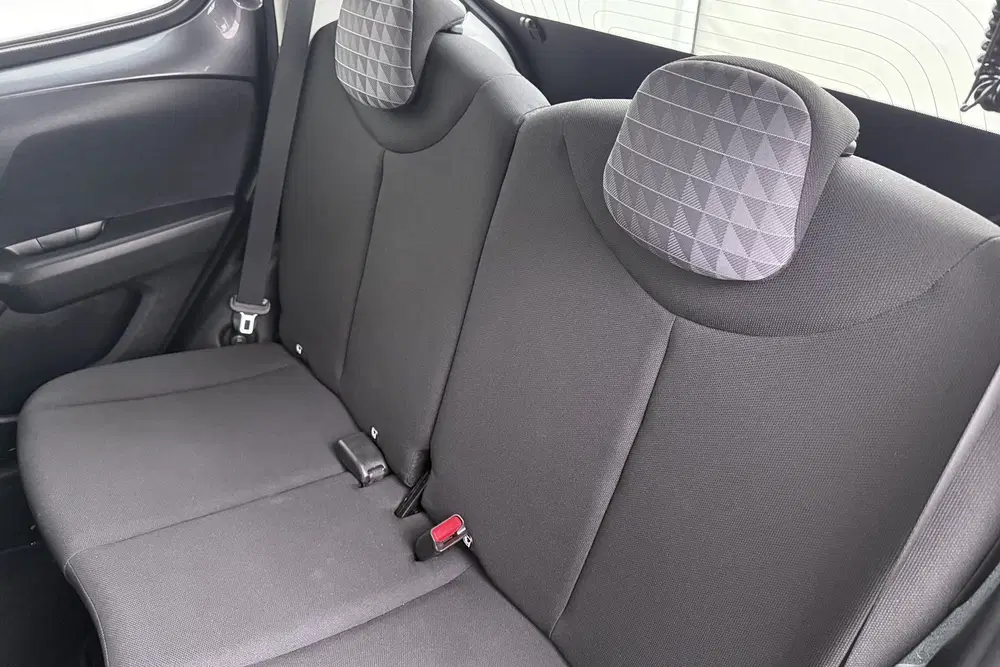 Peugeot 108 1.0 e-VTi Active Bluetooth DAB LED (bj 202 uit 2021, foto 11