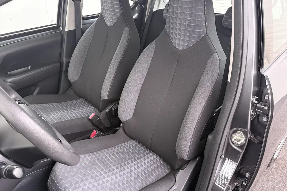 Peugeot 108 1.0 e-VTi Active Bluetooth DAB LED (bj 202 uit 2021, foto 9