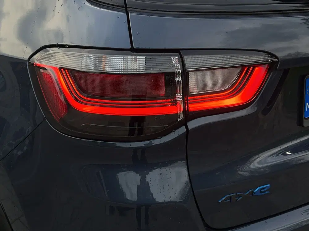 Jeep Compass 4xe 240 Plug-in Hybrid Night Eagle uit 2022, foto 10