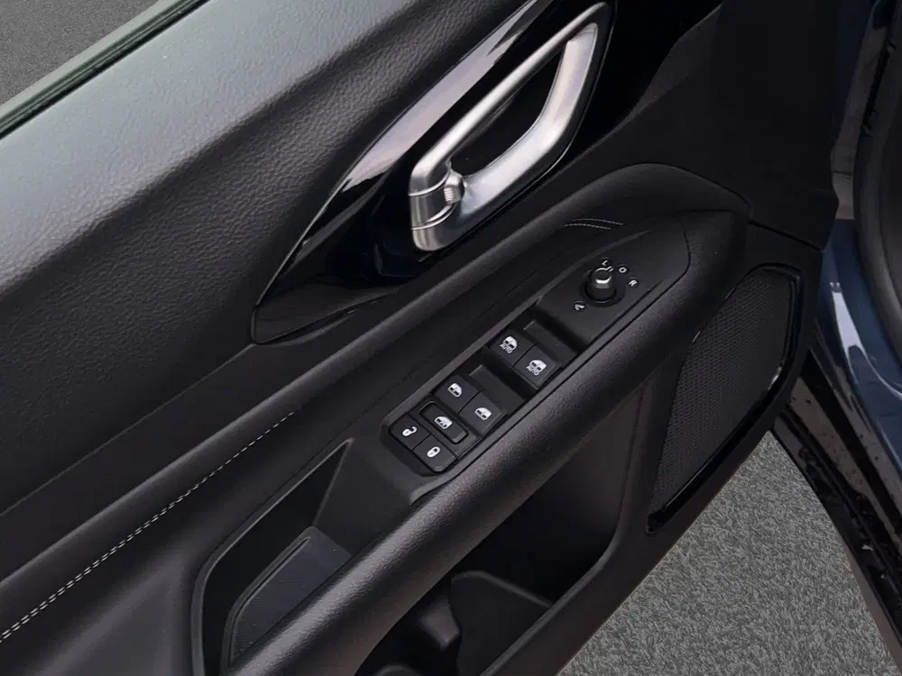 Jeep Compass 4xe 240 Plug-in Hybrid Night Eagle uit 2022, foto 14
