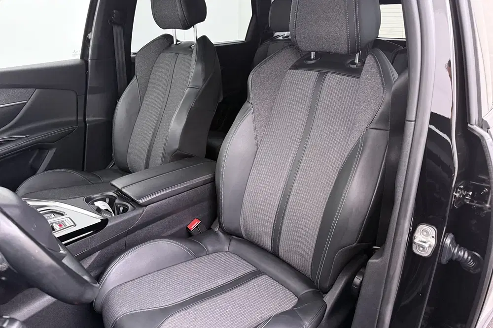 Peugeot 5008 1.2T 131 PK Aut. Allure 7-Pers Camera Dode uit 2021, foto 9