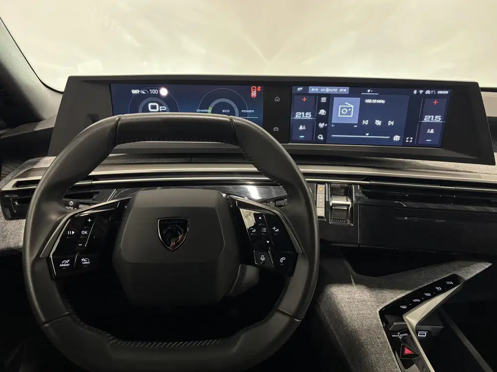 Peugeot 5008 1.2 Hybrid 136pk Allure Automaat Navigatie uit 2025, foto 12