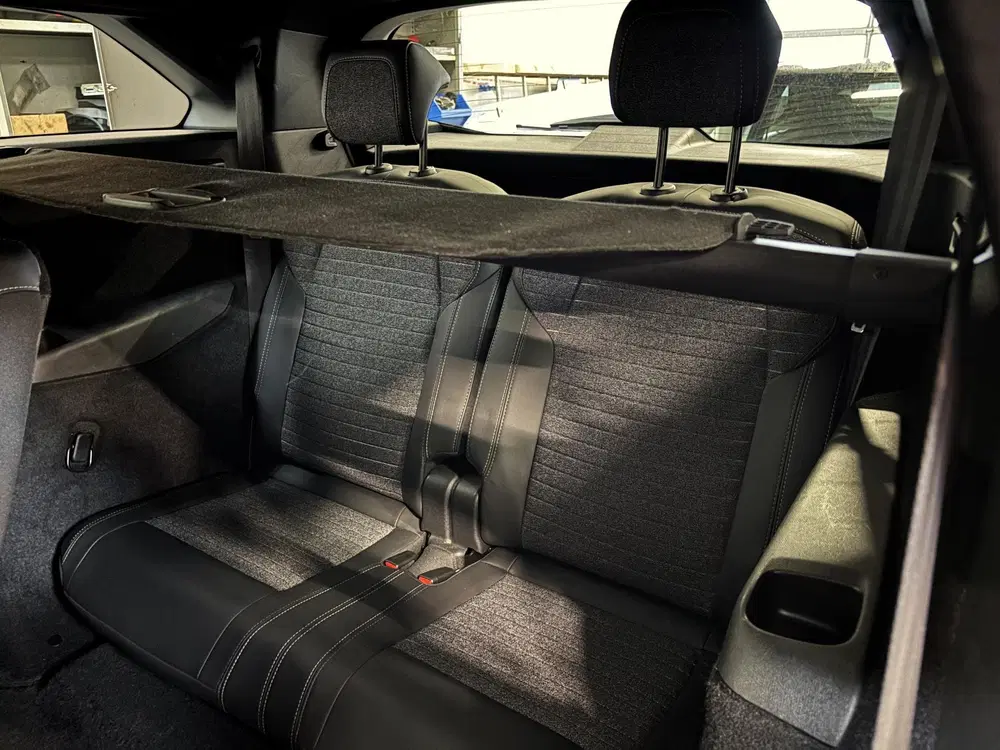 Peugeot 5008 1.2 Hybrid 136pk Allure Automaat Navigatie uit 2025, foto 14
