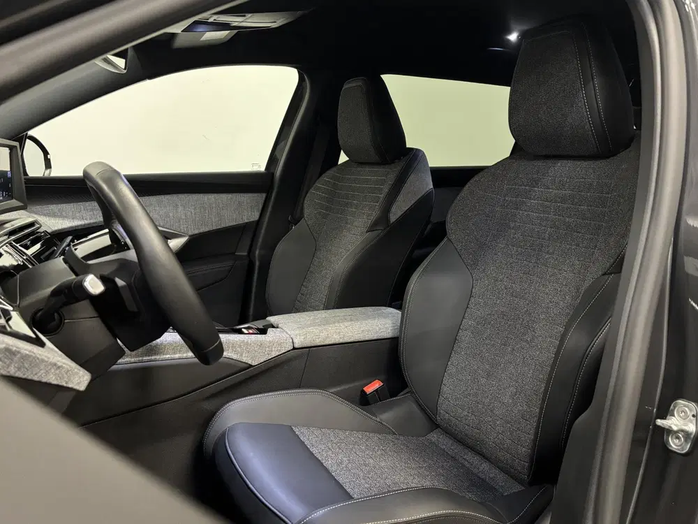 Peugeot 5008 1.2 Hybrid 136pk Allure Automaat Navigatie uit 2025, foto 3