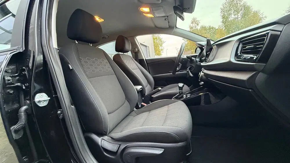 Kia Rio 1.0 T-GDi uit 2022, foto 15
