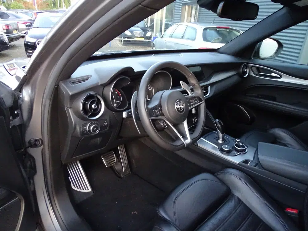 Alfa Romeo Stelvio 2.0 T AWD Ti uit 2020, foto 14
