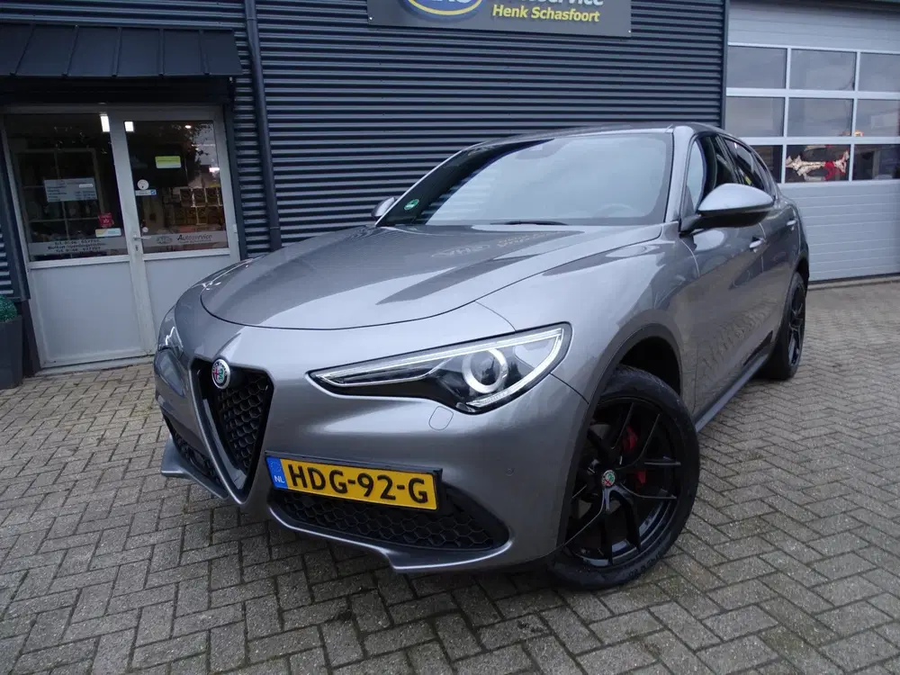 Alfa Romeo Stelvio 2.0 T AWD Ti uit 2020, foto 3