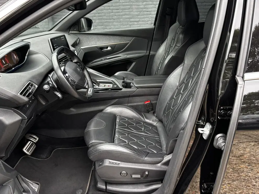 Peugeot 5008 1.2 PureTech GT-Line PANO uit 2019, foto 13