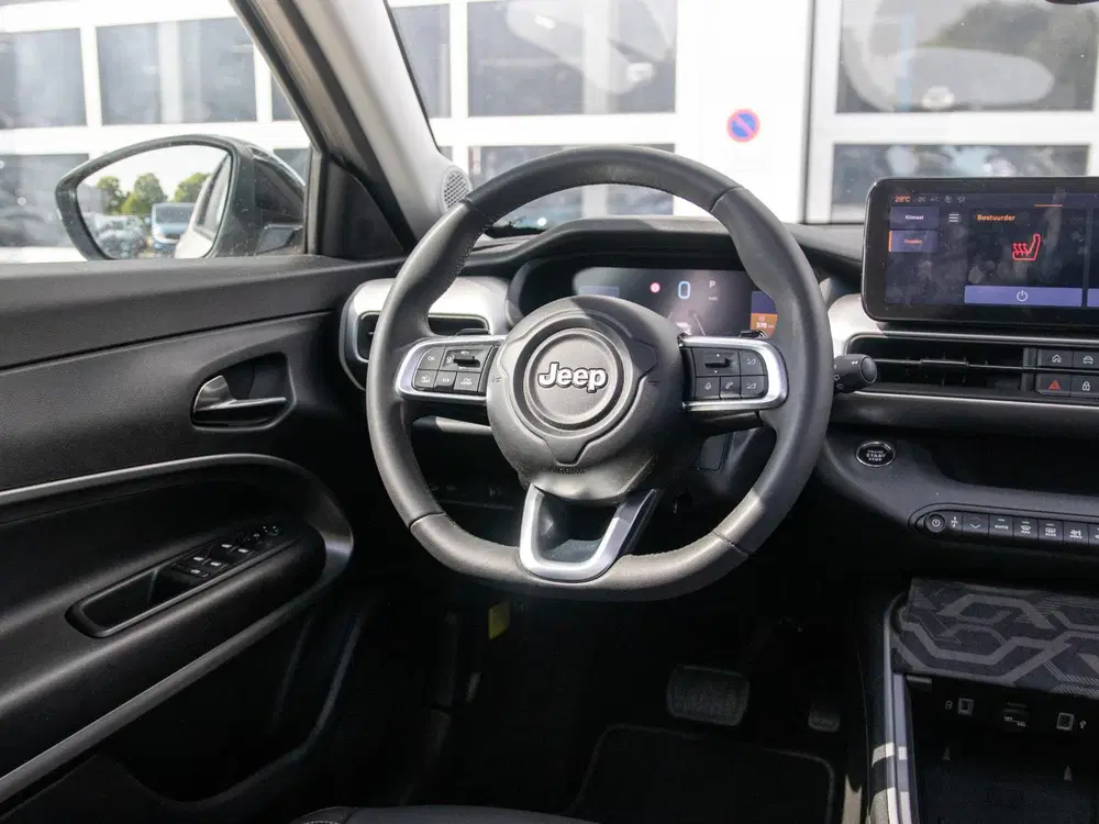 Jeep Avenger 1.2 e-Hybrid Summit uit 2024, foto 15