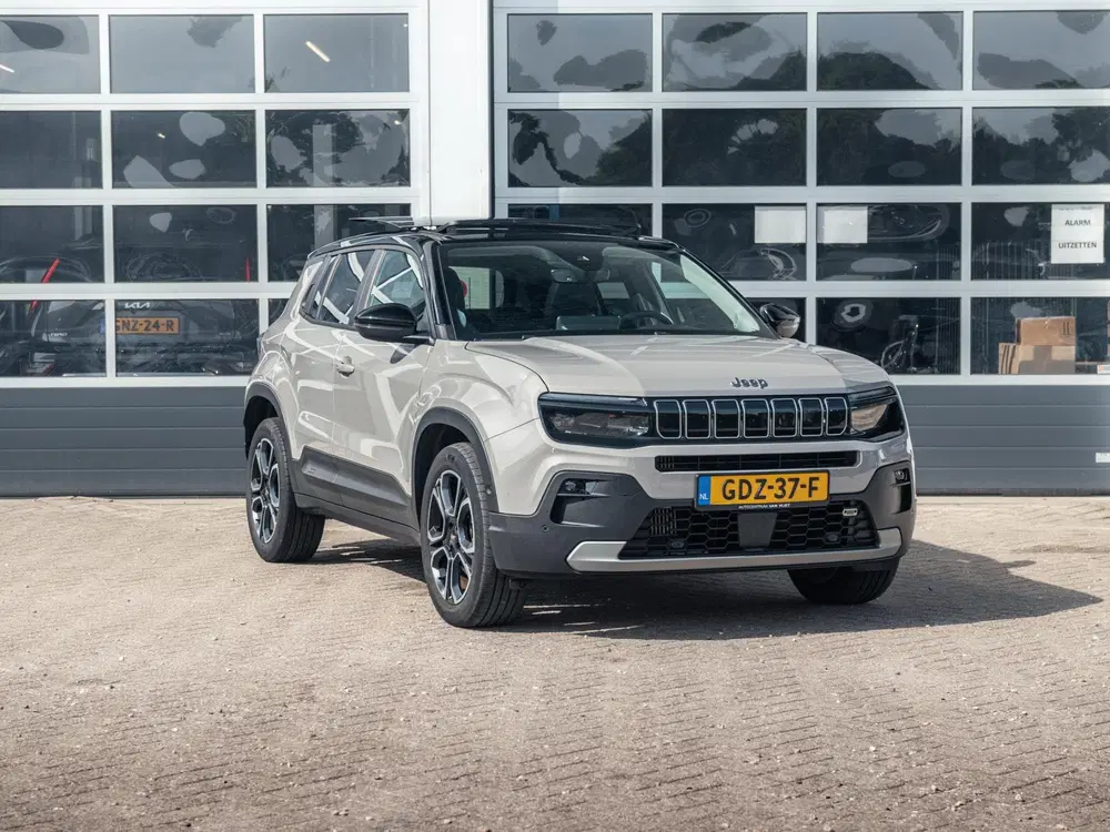 Jeep Avenger 1.2 e-Hybrid Summit uit 2024, foto 3