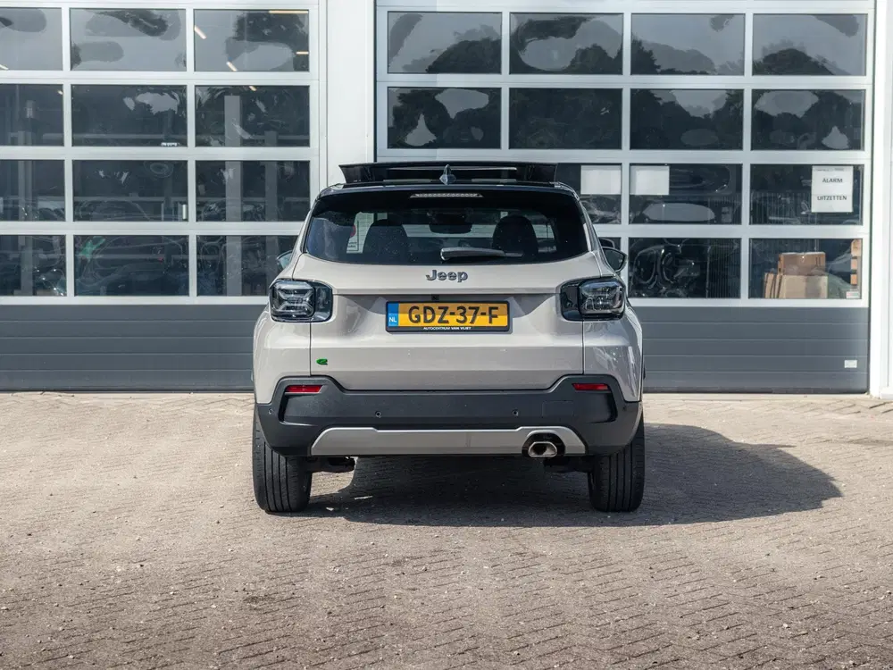 Jeep Avenger 1.2 e-Hybrid Summit uit 2024, foto 6