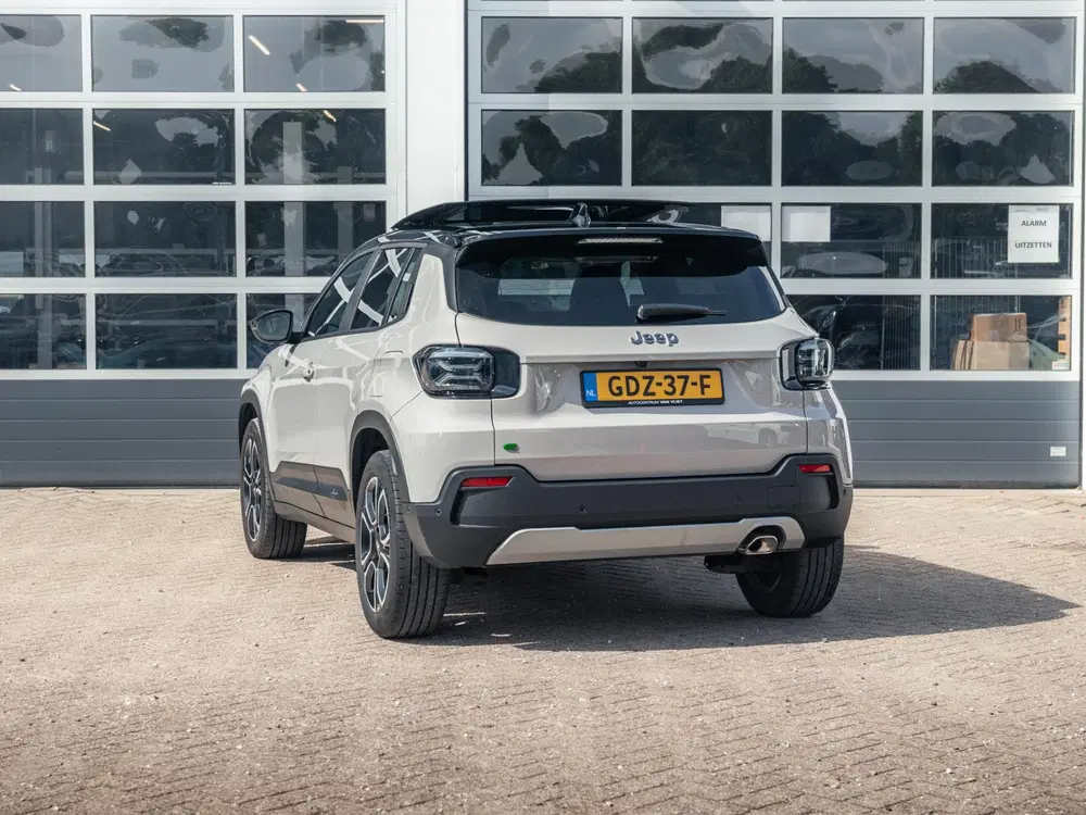 Jeep Avenger 1.2 e-Hybrid Summit uit 2024, foto 7