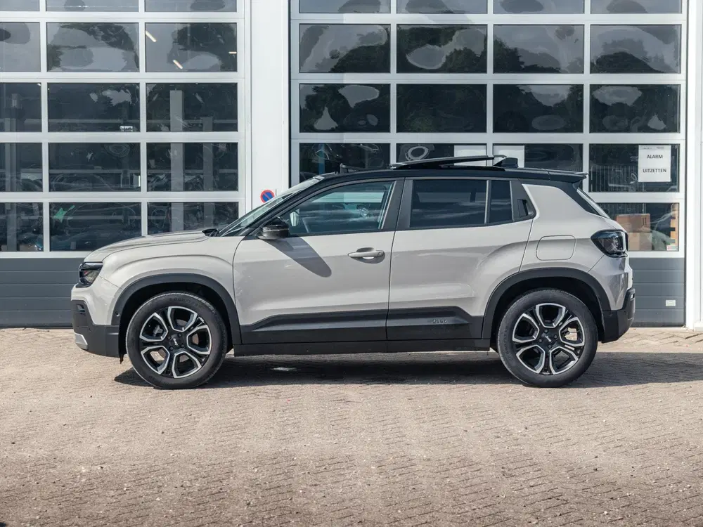 Jeep Avenger 1.2 e-Hybrid Summit uit 2024, foto 8