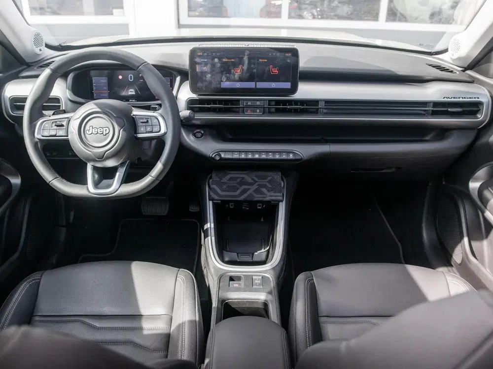 Jeep Avenger 1.2 e-Hybrid Summit uit 2024, foto 9