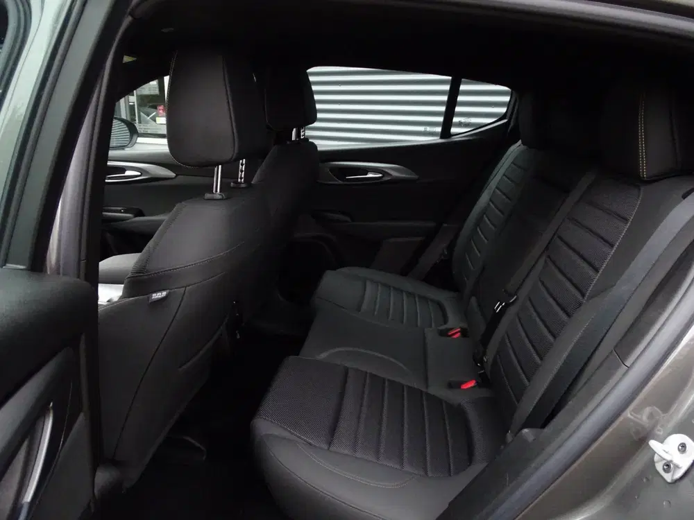 Alfa Romeo Tonale 1.5T Hybrid Veloce 160PK uit 2023, foto 11