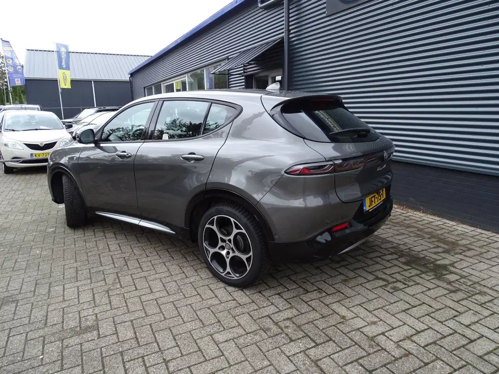 Alfa Romeo Tonale 1.5T Hybrid Veloce 160PK uit 2023, foto 5