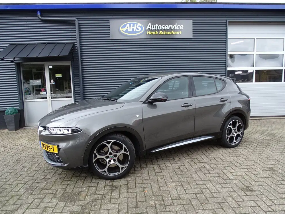 Alfa Romeo Tonale 1.5T Hybrid Veloce 160PK uit 2023, foto 8