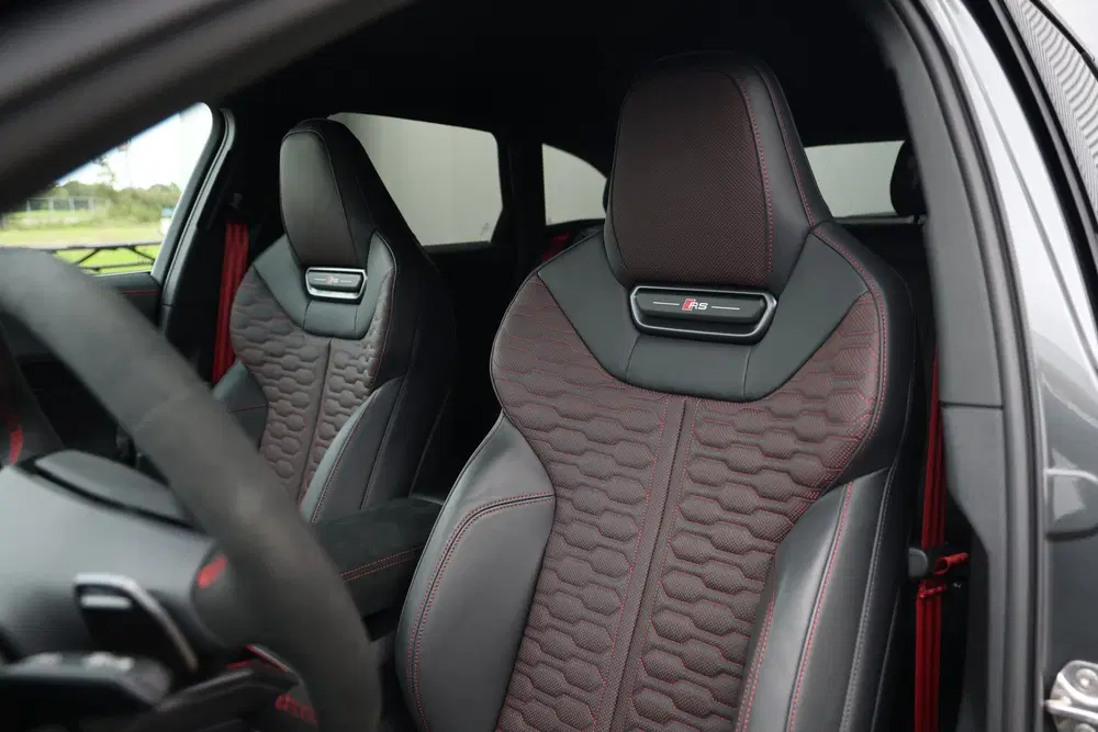 Audi RS5 Avant e-hybrid Quattro 639pk Sportuitlaat uit 2026, foto 3