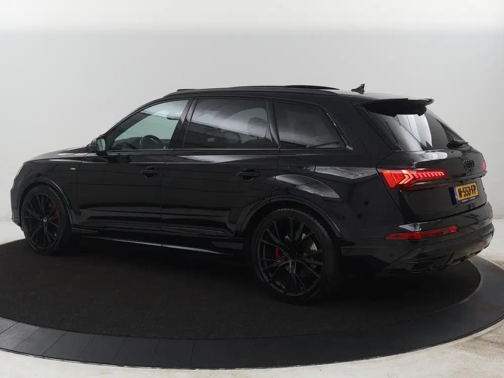 Audi Q7 TFSI e Quattro Pro Line S-Line uit 2021, foto 2