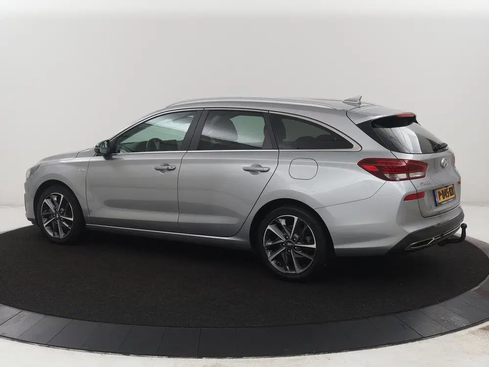 Hyundai i30 1.5 T-GDi MHEV Premium uit 2022, foto 2