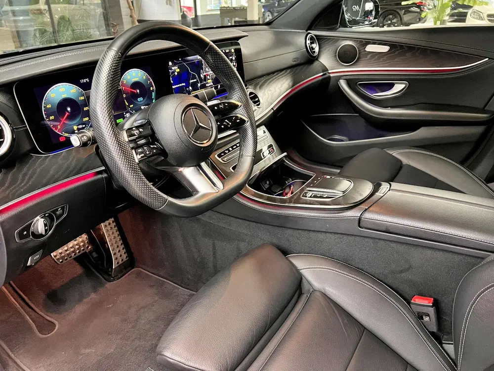 Mercedes-Benz E-Klasse 300 e AMG Line uit 2023, foto 10