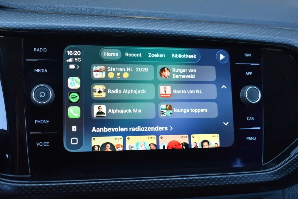 Volkswagen T-Cross 1.0 TSI Life Navigatie uit 2022, foto 9