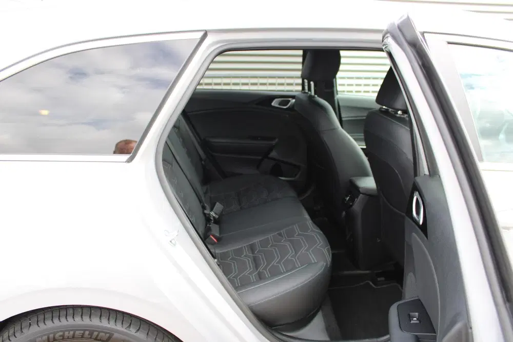 Kia Ceed 1.0 T-GDi MHEV Design Edition AUTOMAAT uit 2025, foto 13