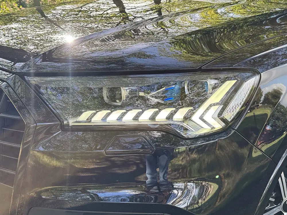 Audi Q7 55 TFSI e quattro uit 2021, foto 2