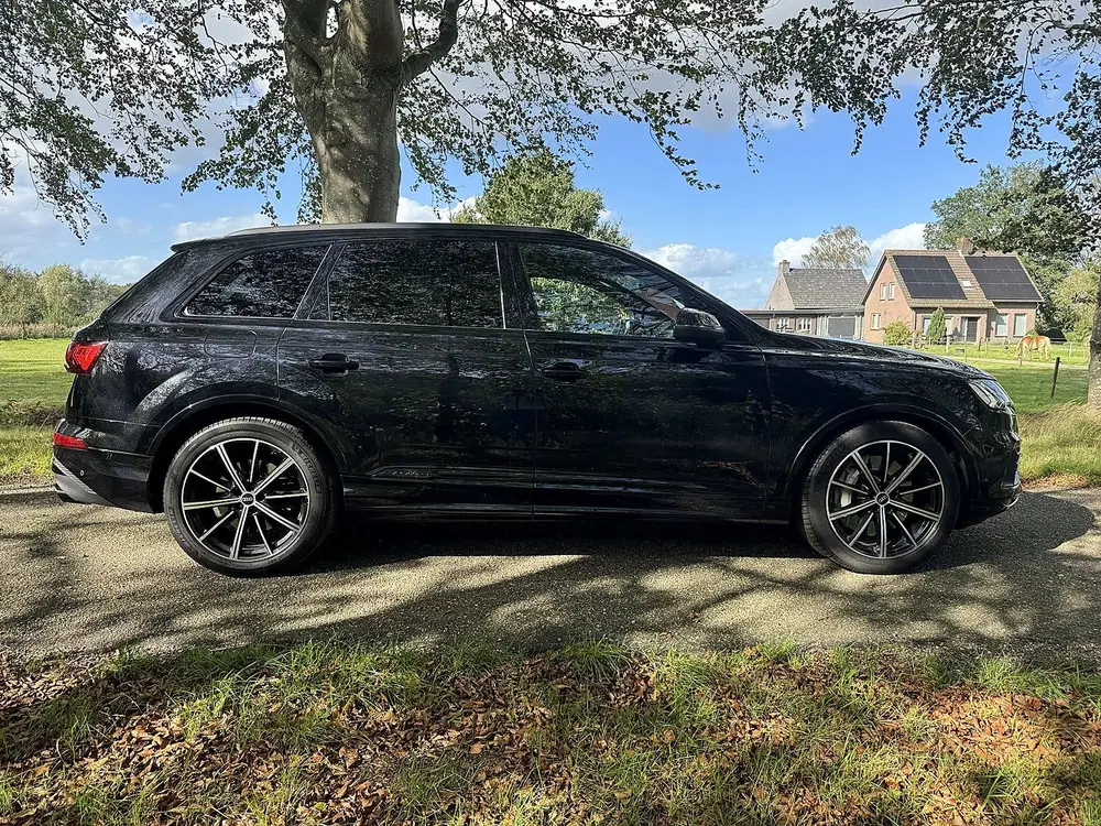 Audi Q7 55 TFSI e quattro uit 2021, foto 4