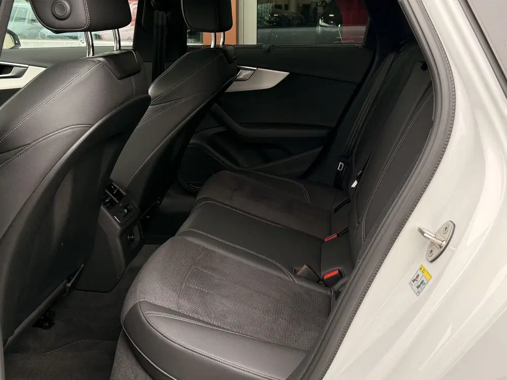 Audi A4 45 TFSI quattro S-Line 266PK uit 2024, foto 7