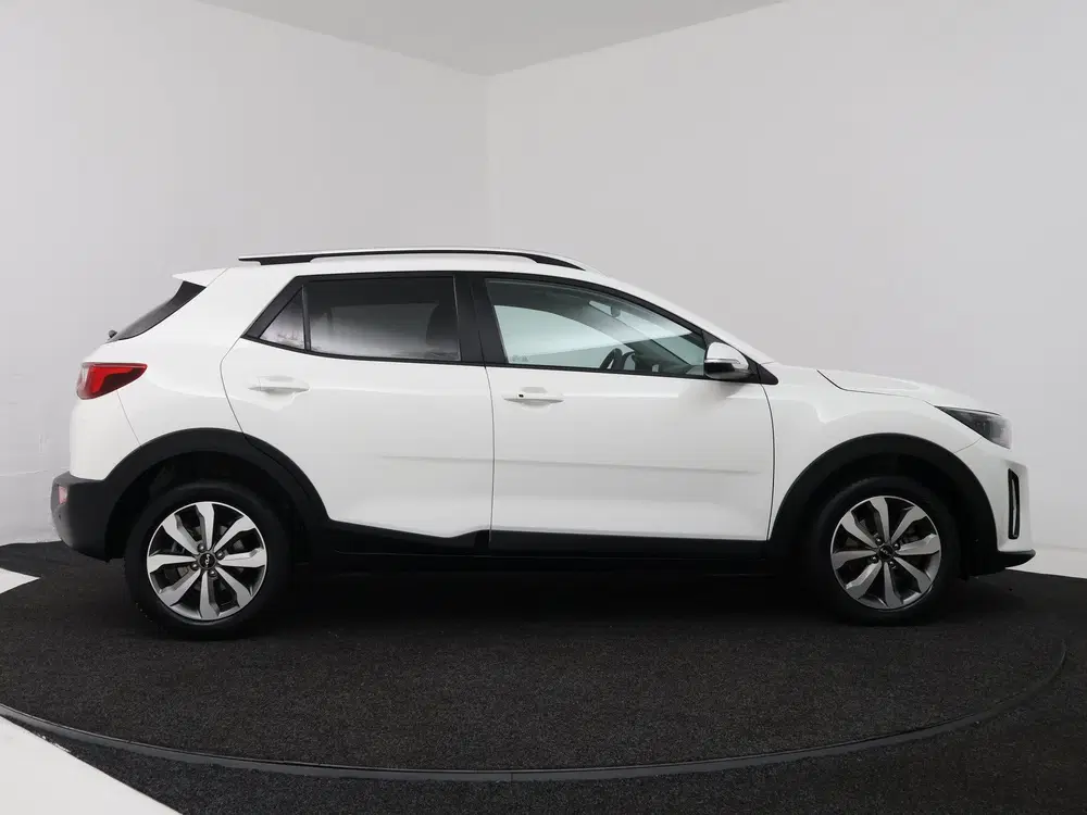 Kia Stonic 1.0 T-GDi MHEV DynamicPlusLine AUTOMAAT uit 2023, foto 2
