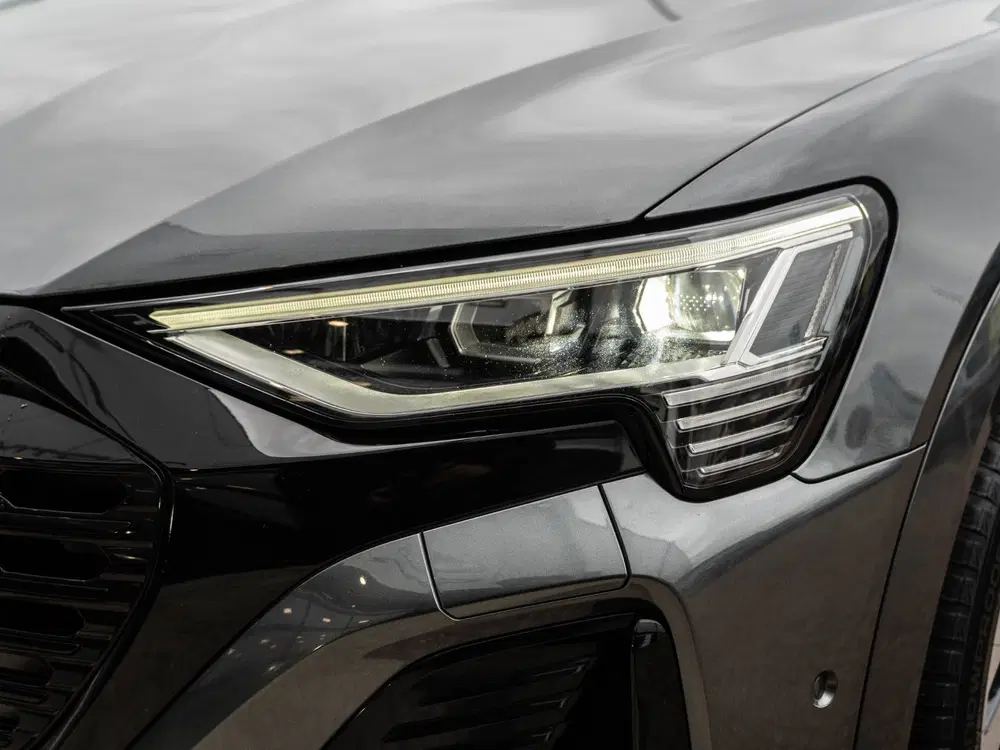Audi Q8 e-tron 50 Quattro S Edition 95 kWh uit 2023, foto 11